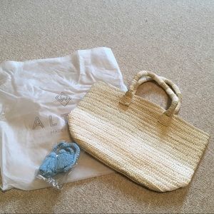 Altru by Causebox Straw Tote